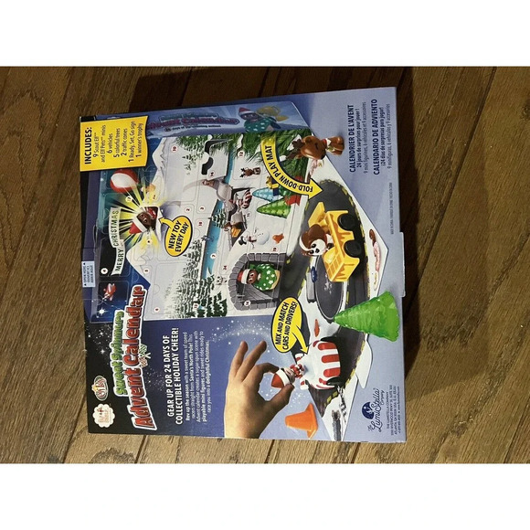 2022 Elf On The Shelf Sweet Spinners Advent Calendar 24 Surprises New NIB - Picture 2 of 2